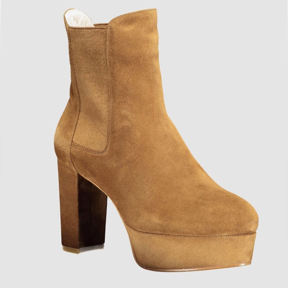 Spring Refresh 🌸 
STUART WEITZMAN Sophina Suede Ankle Bootie